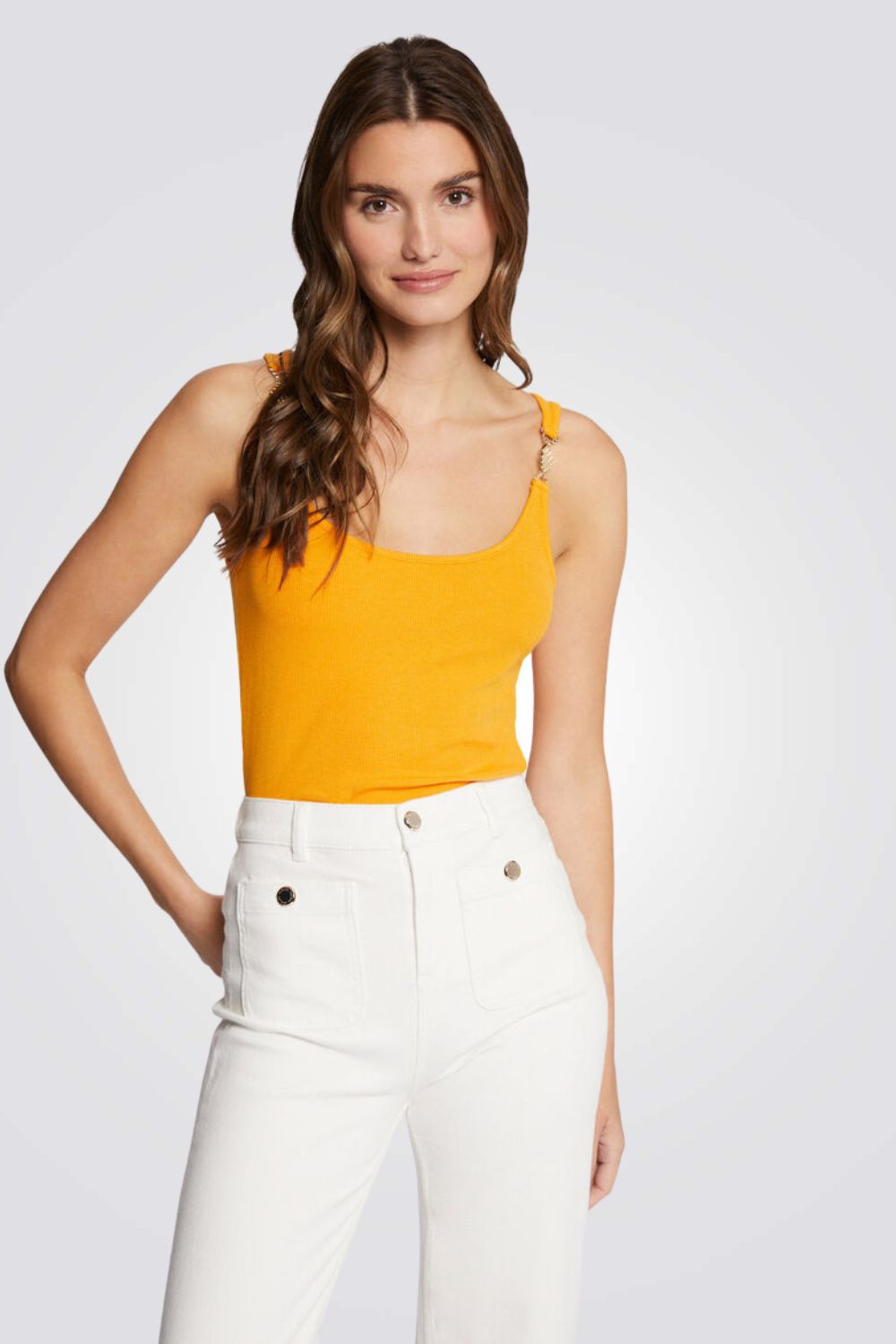 גופיה עם עיטור זהב