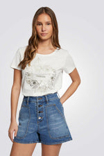 טישירט עם הדפס לבן וזהב