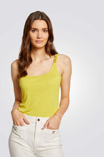 גופייה עם לולאות בכתפיות