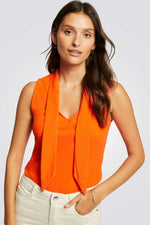 גופיה עם סרט קשירה בצבע כתום