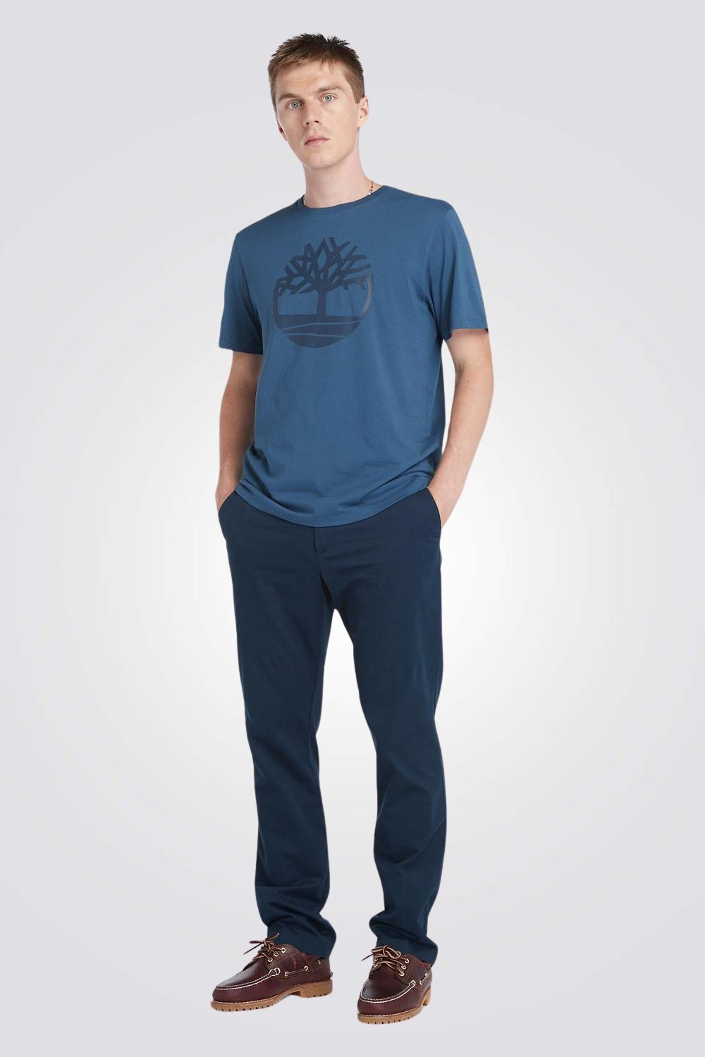 טישירט בצבע כחול עם הדפס