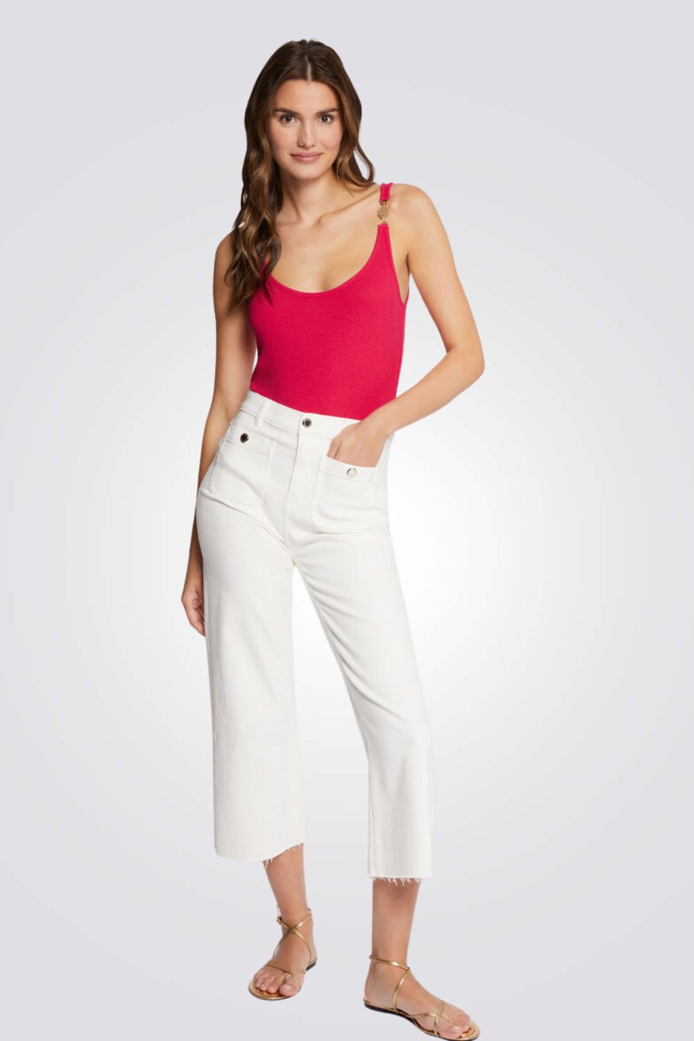 גופיה עם עיטור זהב