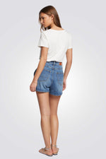 טישירט עם הדפס לבן וזהב