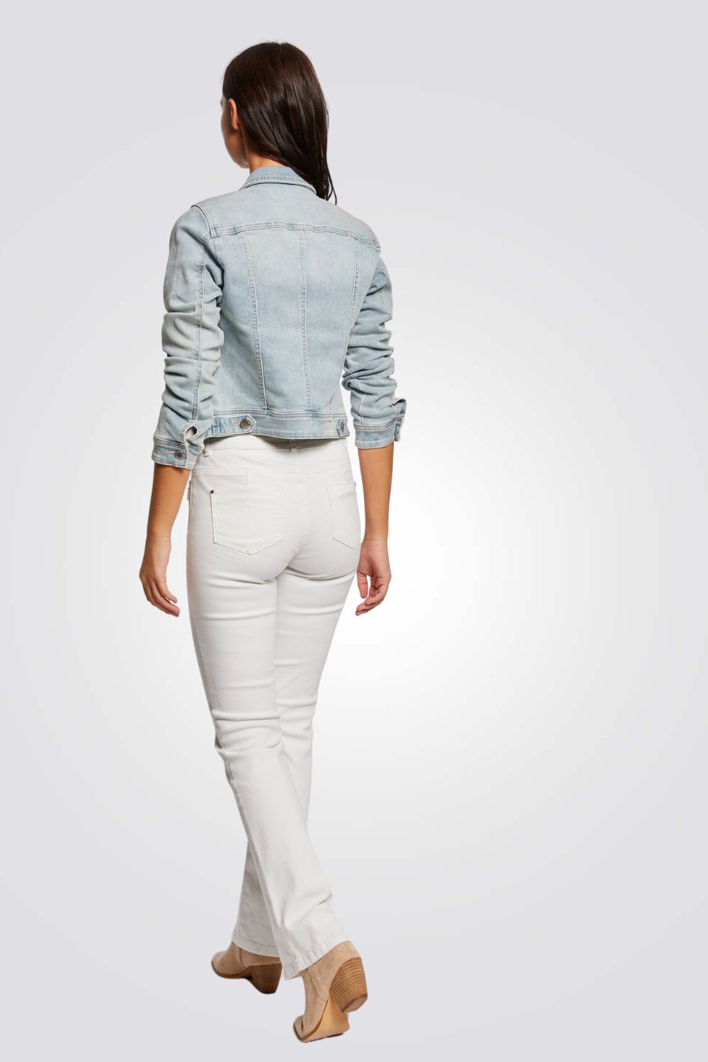 ג'קט ג'ינס בצבע כחול בהיר