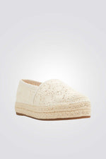 נעל עם תחרה בצבע לבן