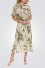 מכופתרת עם הדפס ירוק