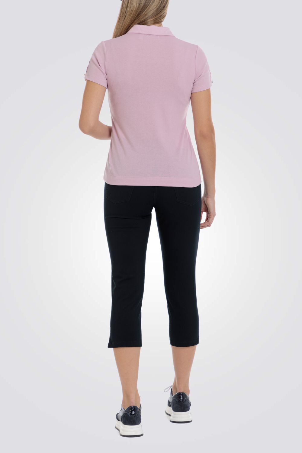 חולצה פולו בצבע ורוד