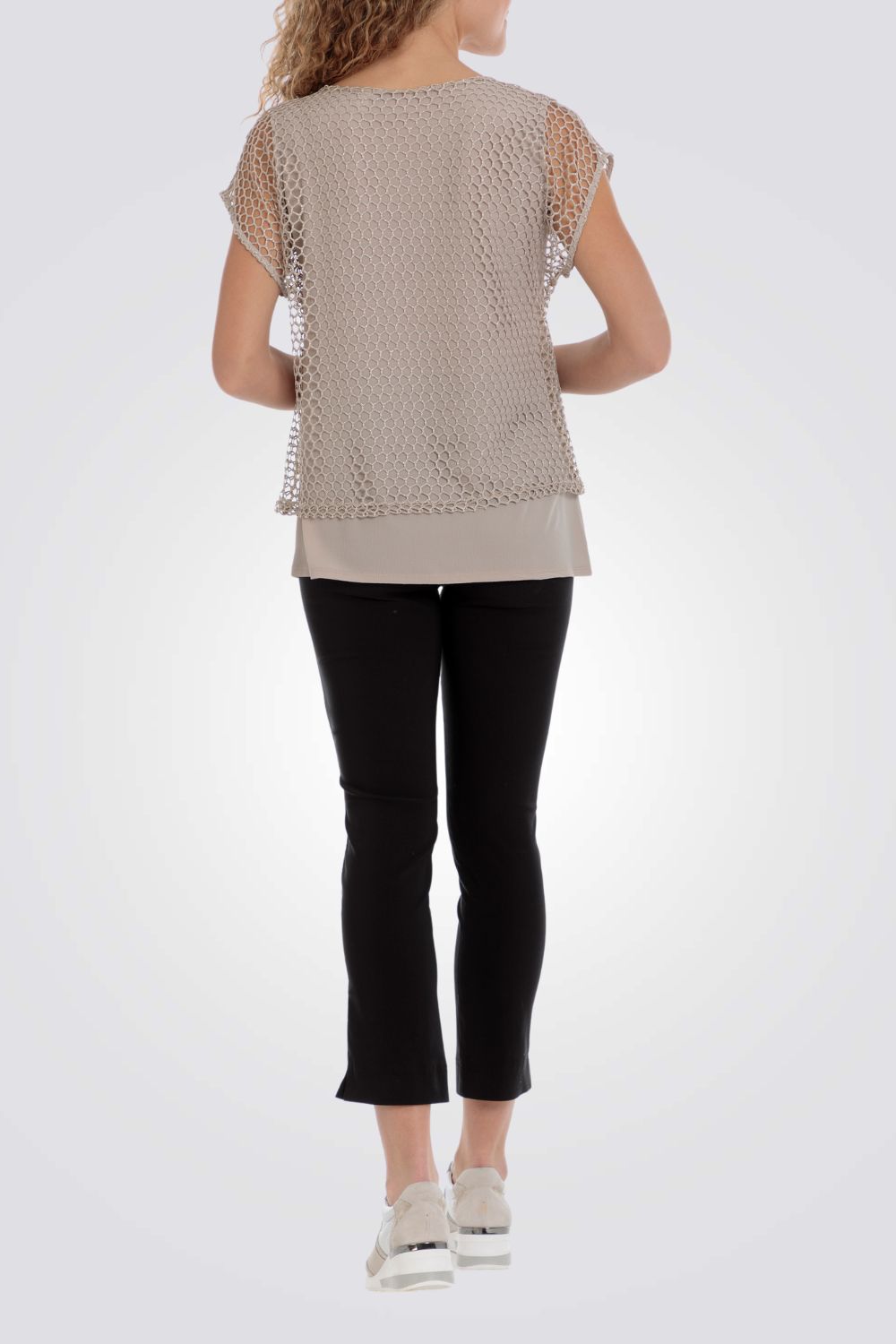 חולצה עם רשת