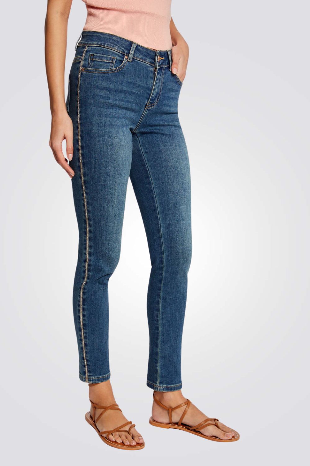 ג'ינס סקיני בצבע כחול כהה