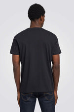 טישירט עם כיס בצבע שחור 