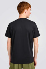 טישירט בצבע שחור עם לוגו 