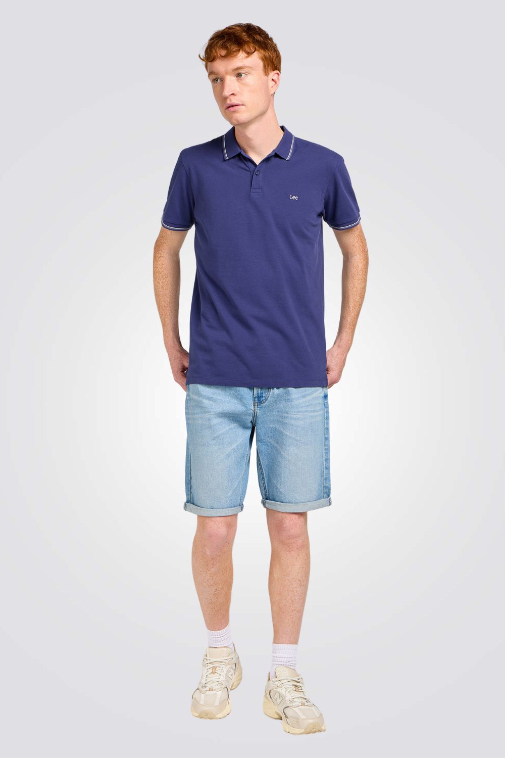 חולצת פולו עם לוגו בצבע כחול