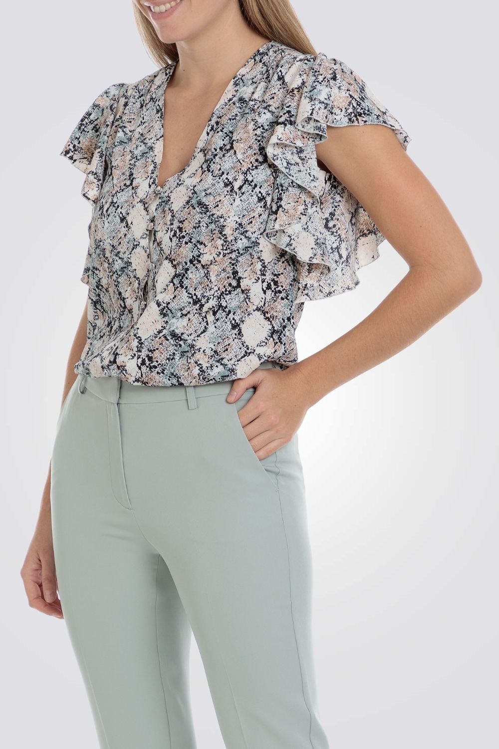 חולצה עם הדפס אבסטרקטי