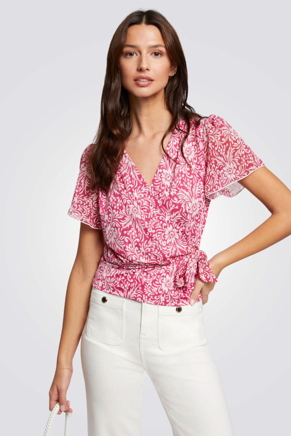 חולצה עם הדפס וקשירה בצבע ורוד