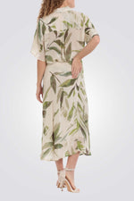 מכופתרת עם הדפס ירוק