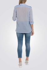 מכופתרת חצי שקופה בצבע תכלת