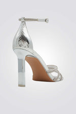 נעל עקב רצועות בצבע כסף