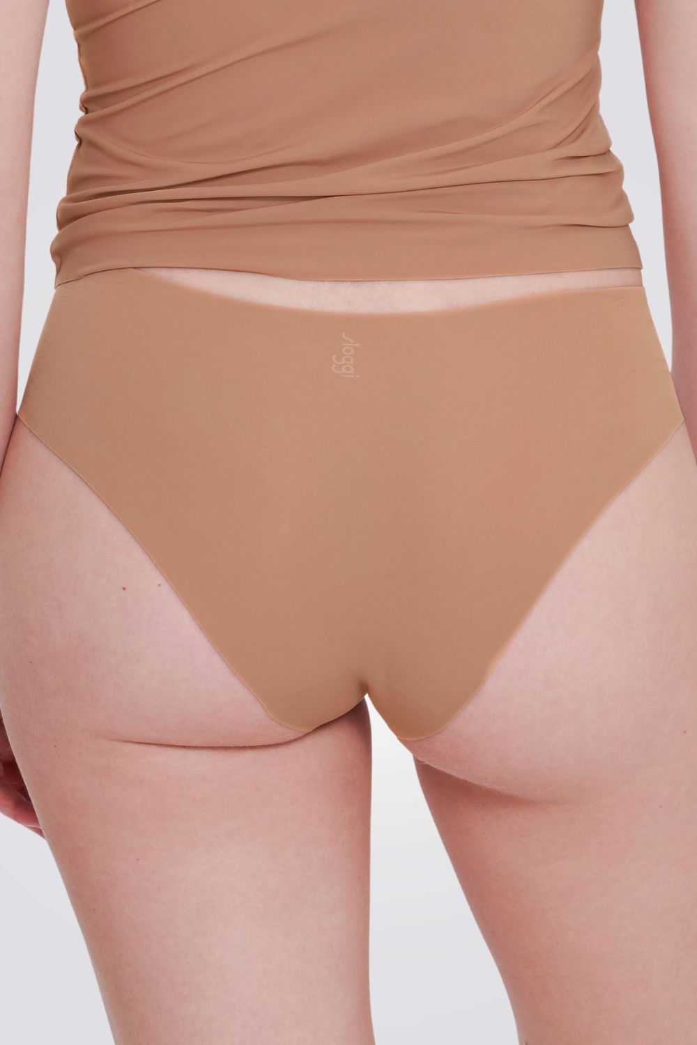 תחתוני היפסטר Zero Feel בצבע בז'