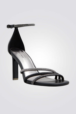 נעל עקב רצועות בצבע שחור