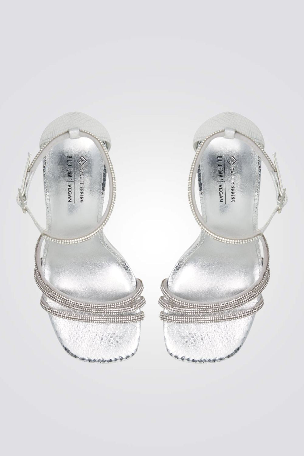 נעל עקב רצועות בצבע כסף