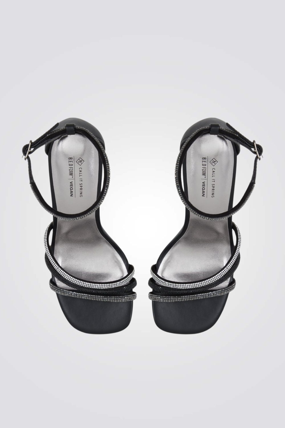 נעל עקב רצועות בצבע שחור