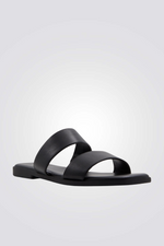 כפכף עם רצועות בצבע שחור