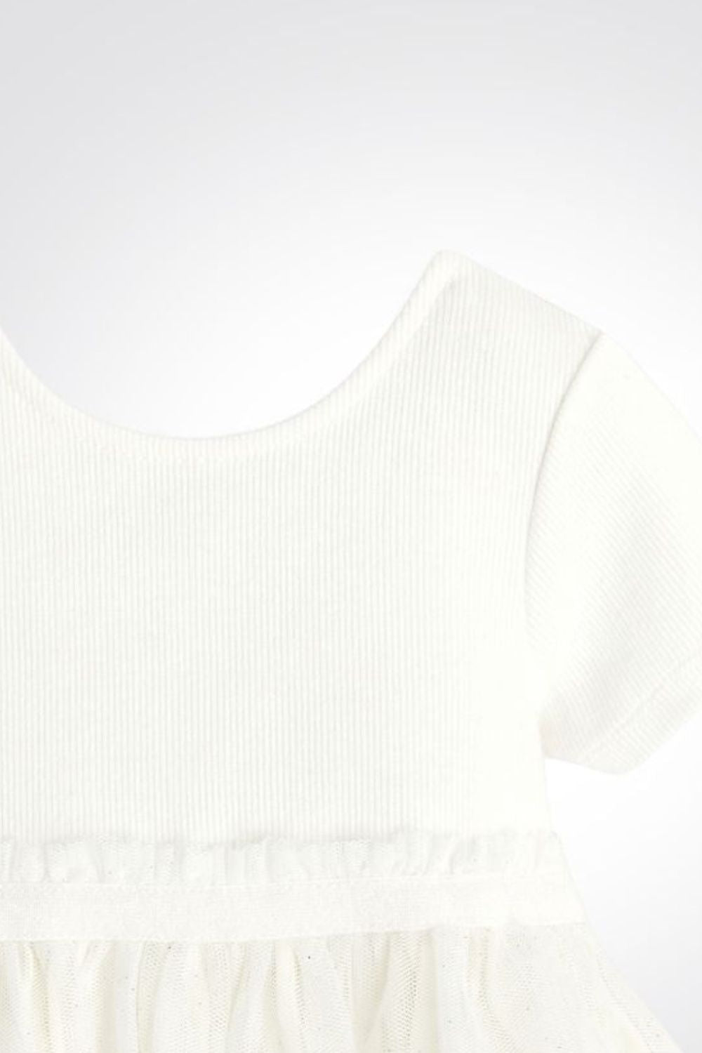 שמלת תינוקות שרוול קצר ריבס עם חצאית טול בלבן