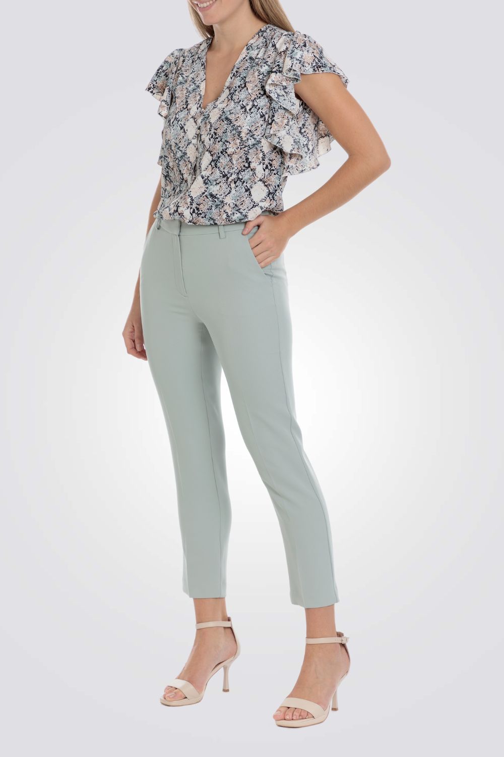 מכנסיים מחוייטים בצבע ירוק בהיר