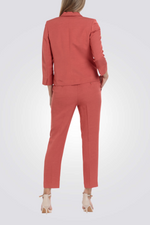 בלייזר בצבע אדום