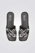 כפכף רצועות בצבע שחור לבן