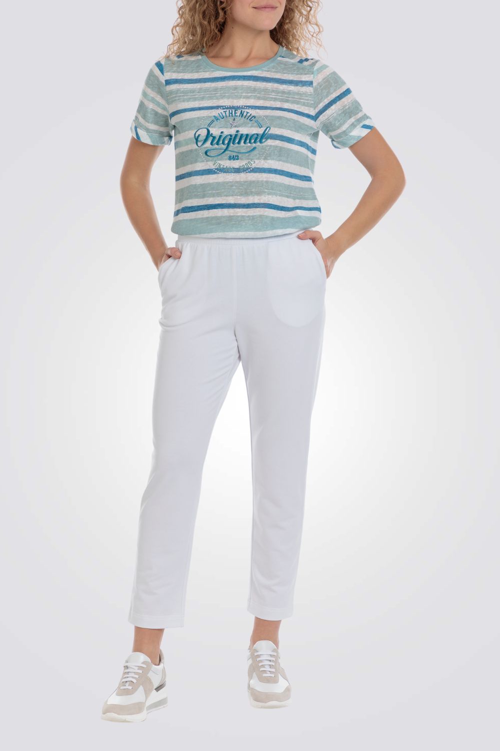 טישירט פסים עם הדפס בצבע כחול