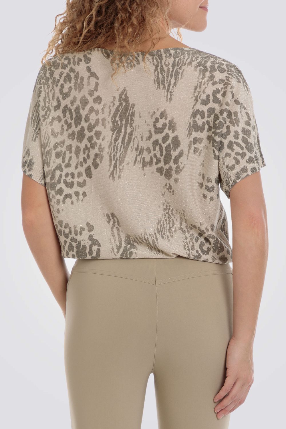 חולצה עם הדפס מנומר