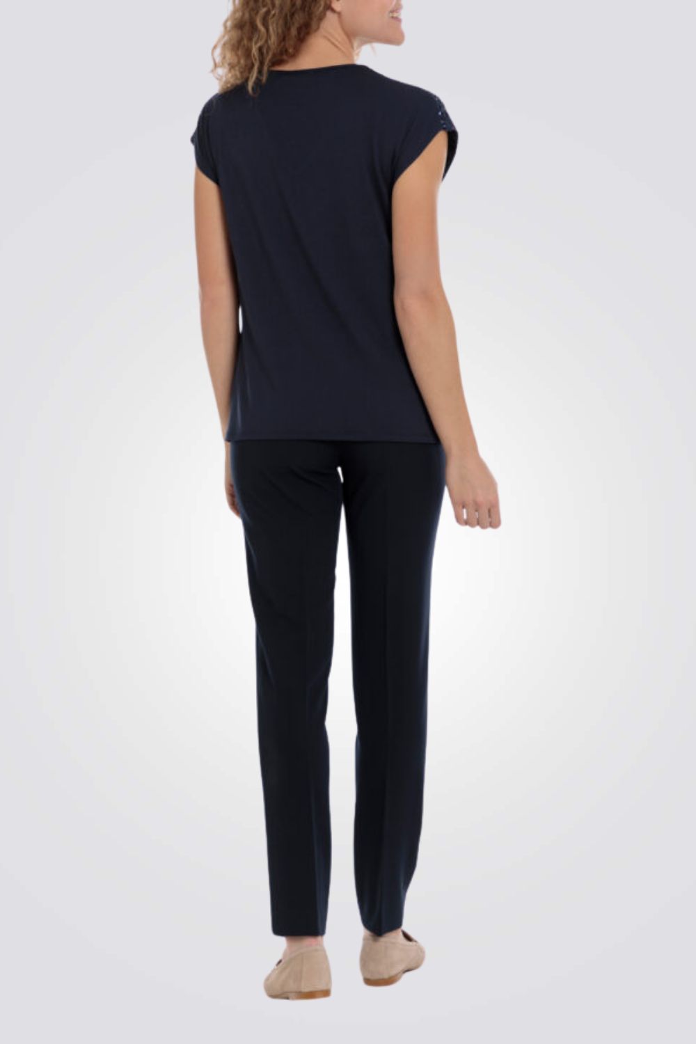 חולצה עם פייטים בצבע נייבי