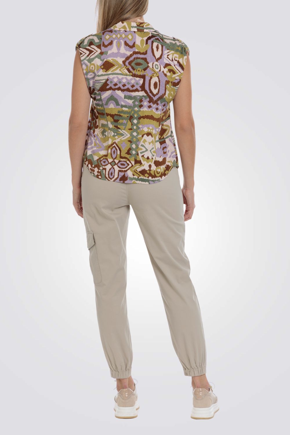 מכנס עם כיסים בצבע בז'