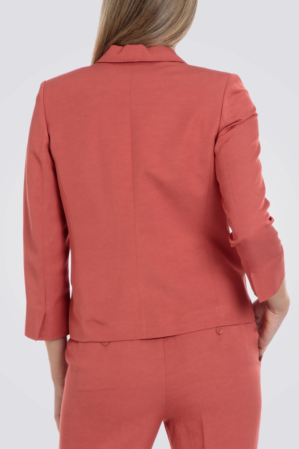 בלייזר בצבע אדום