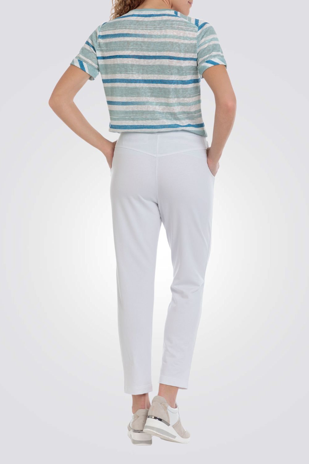 טישירט פסים עם הדפס בצבע כחול