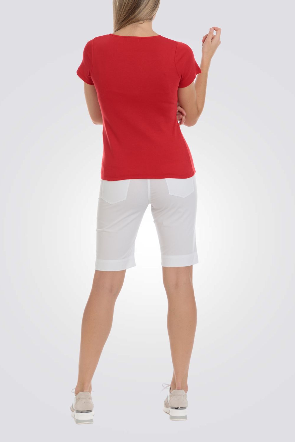 טישירט עם צווארון עגול