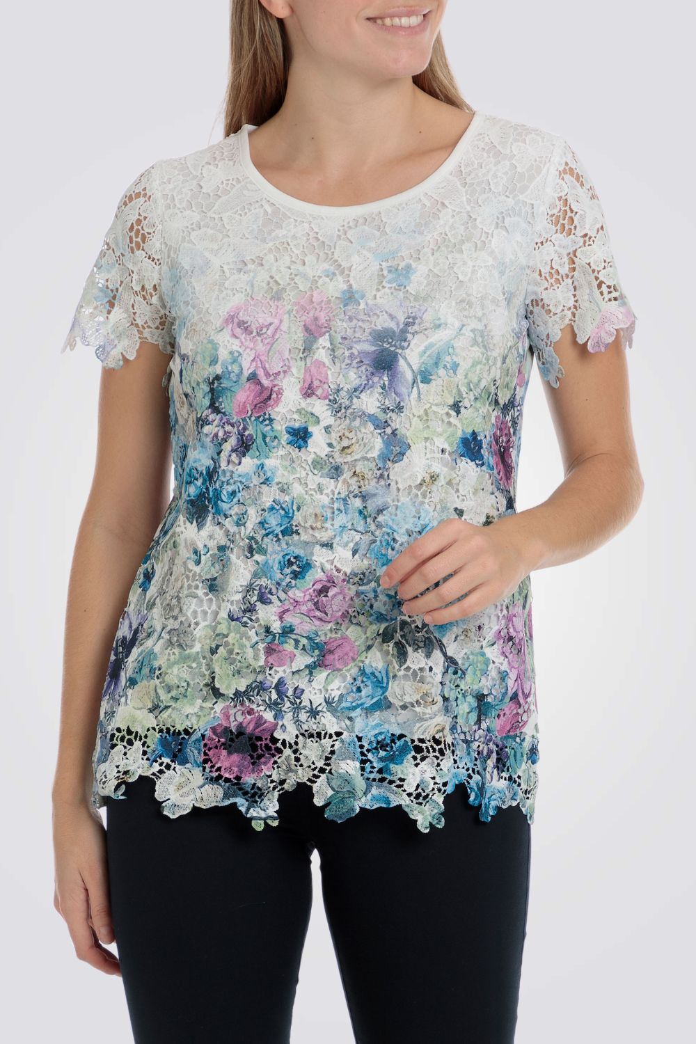 חולצה סרוגה תחרה בצבע לבן