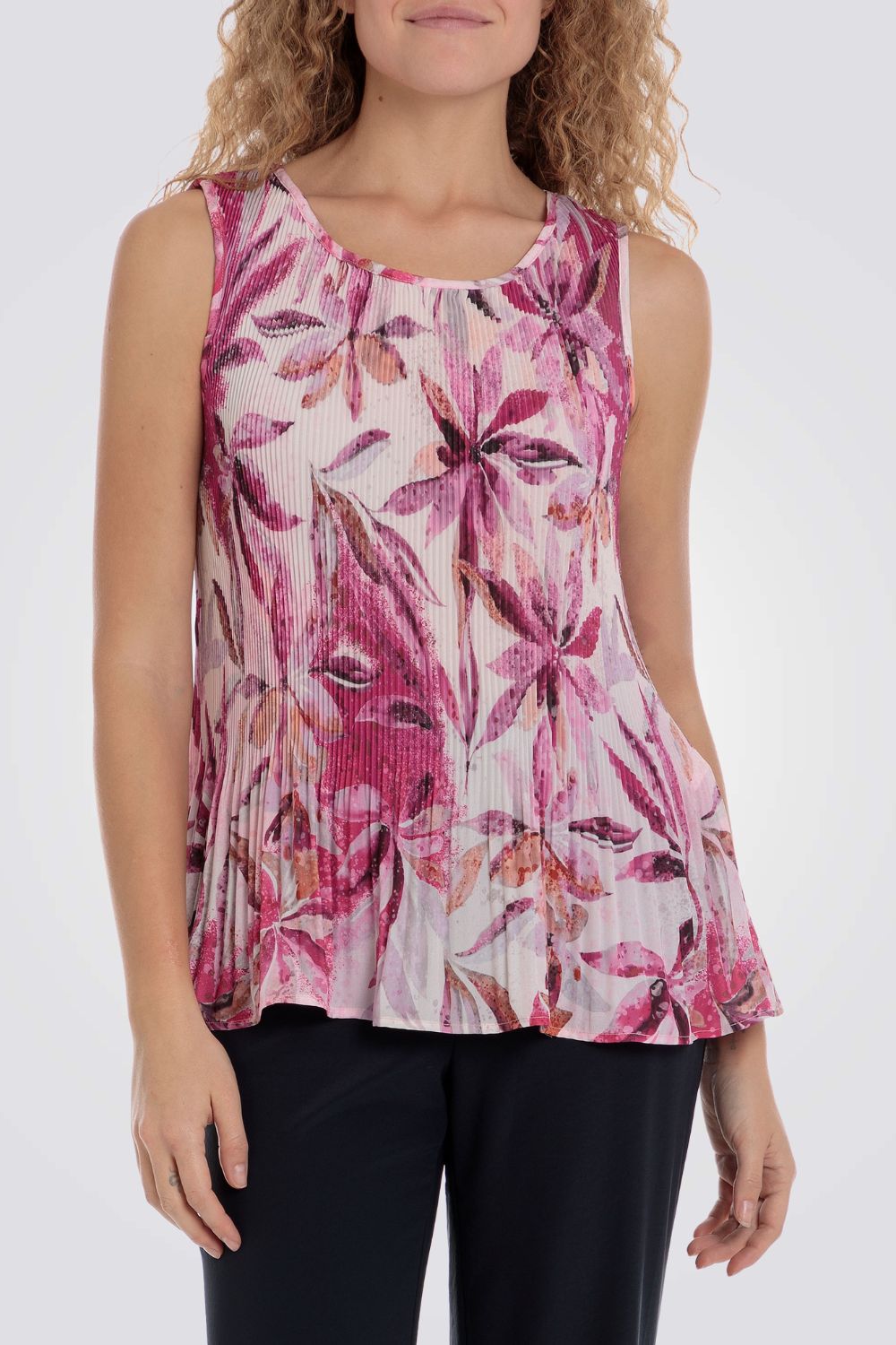 גופיה עם הדפס פרחוני בצבע ורוד