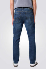 ג'ינס בצבע כחול