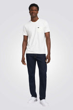 טישירט עם כיס בצבע לבן