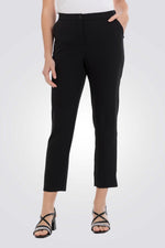 מכנסיים מחוייטים בצבע שחור