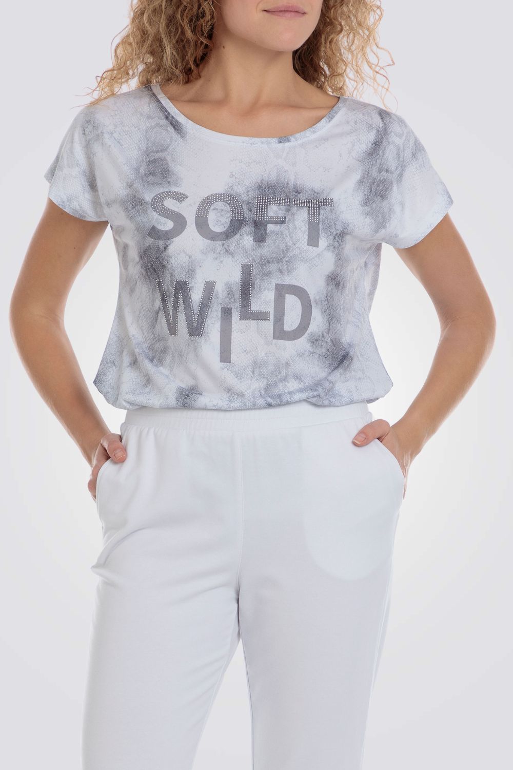 טישירט עם כיתוב והדפס