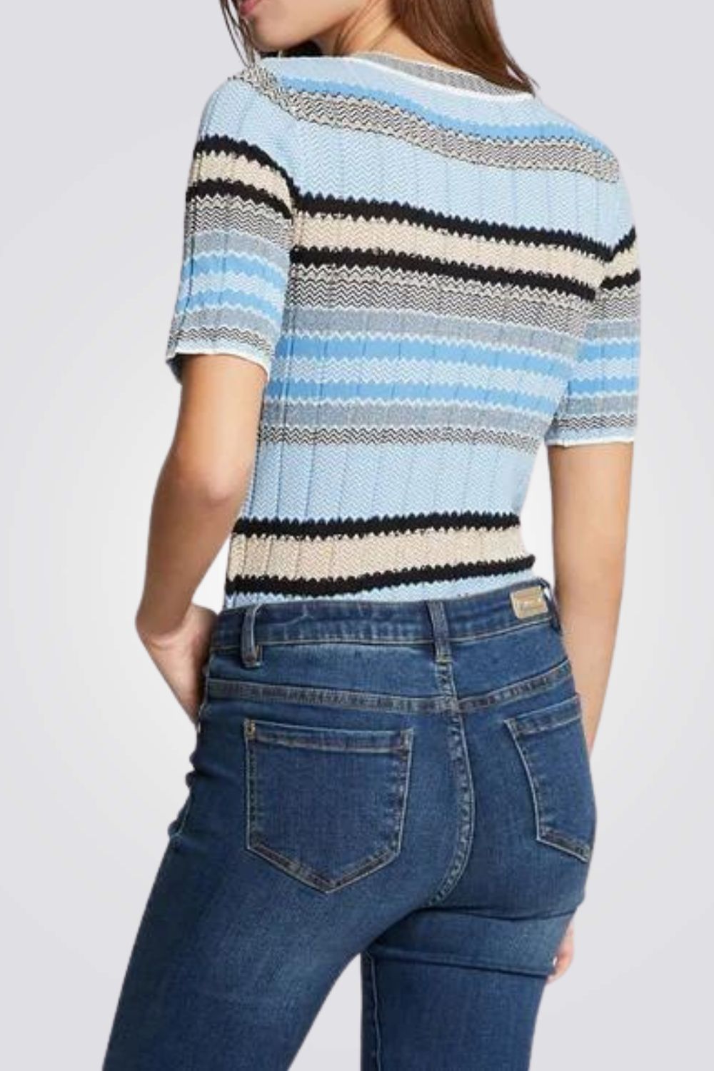 סריג קצר עם פסים