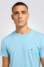 טישירט לוגו בצבע תכלת