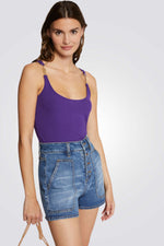 גופיה עם עיטור זהב