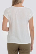 טישירט עם הדפס עלים בצבע ירוק