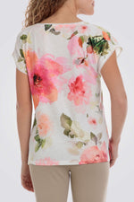 חולצה עם הדפס פרחוני בצבע לבן
