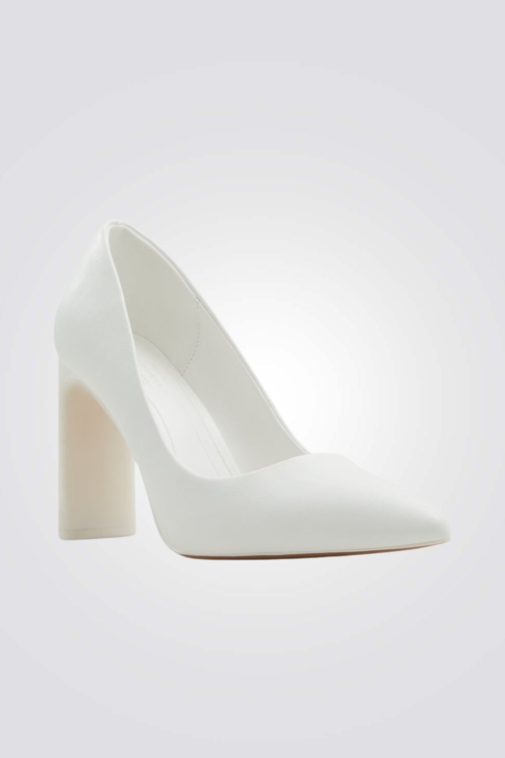 נעל עקב בצבע לבן