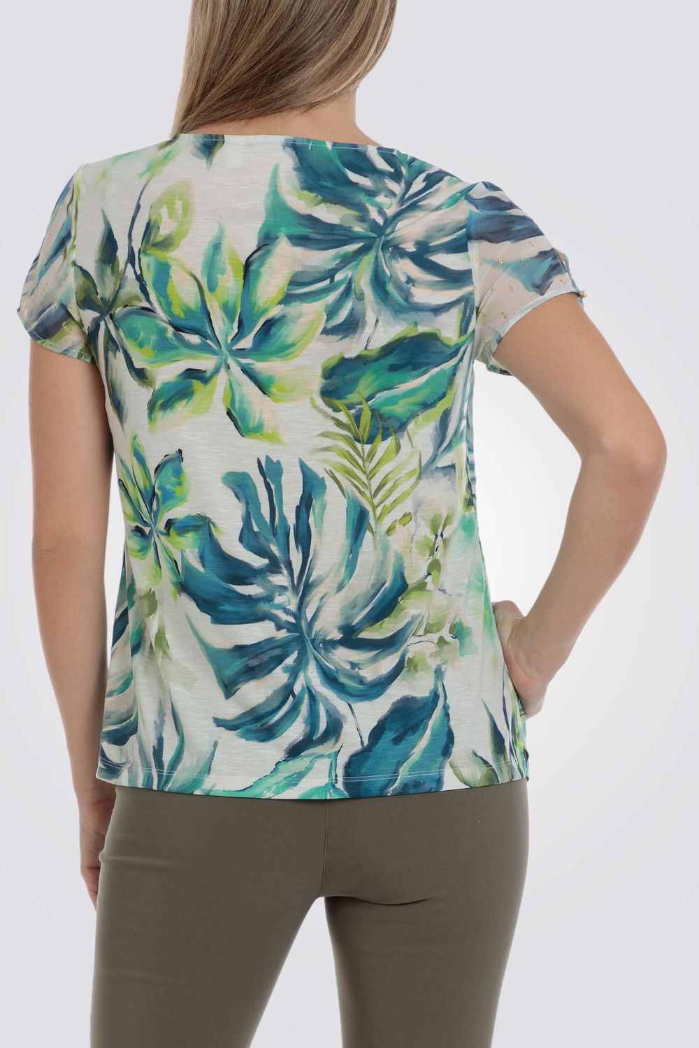 חולצה עם הדפס עלים